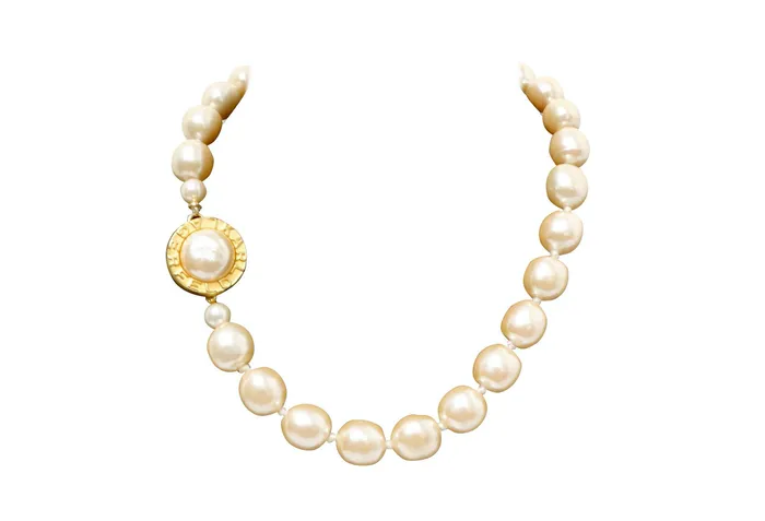 Karl Lagerfeld Vintage Costume Pearl Baroque Necklace Vintage by Misty Necklaces Karl Lagerfeld Vintage Costume Pearl Baroque Necklace Vintage by Misty Necklaces