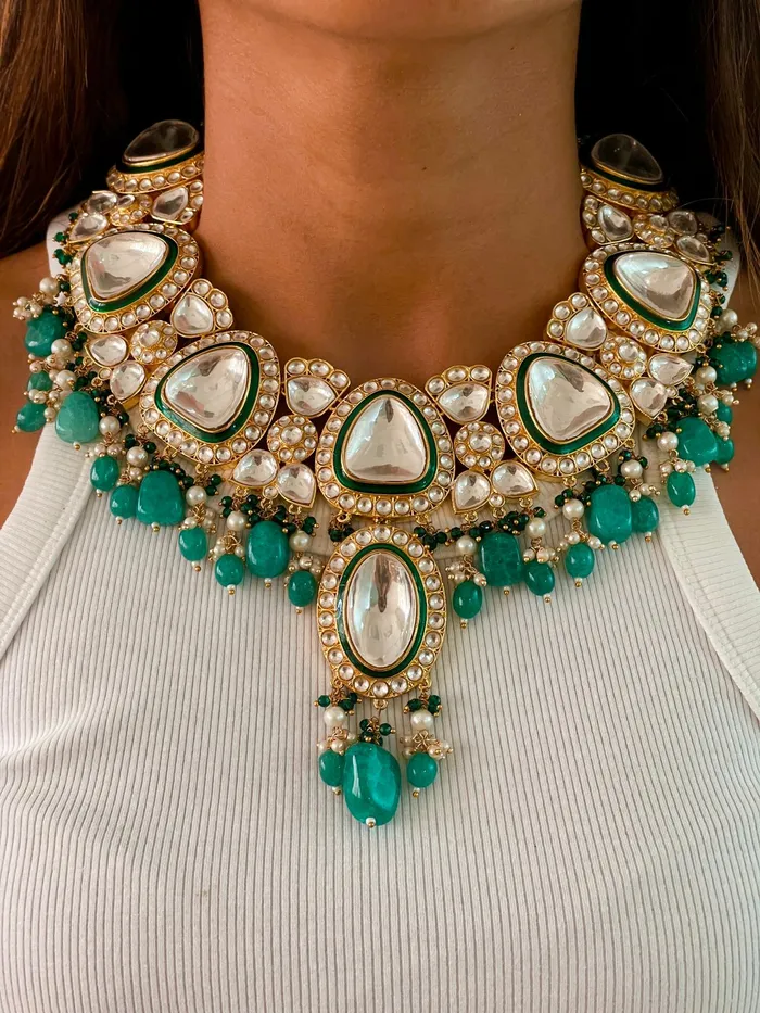 Necklaces PRERTO ECOMMERCE PRIVATE LIMITED Maharani Ganga Polki Kundan Statement Necklace Set Necklace Earrings Mang Tika Necklaces PRERTO ECOMMERCE PRIVATE LIMITED Maharani Ganga Polki Kundan Statement Necklace Set Necklace Earrings Mang Tika
