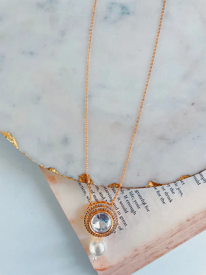 PRERTO ECOMMERCE PRIVATE LIMITED Necklaces Pearly Sautoir Kundan Pendant Necklace PRERTO ECOMMERCE PRIVATE LIMITED Necklaces Pearly Sautoir Kundan Pendant Necklace